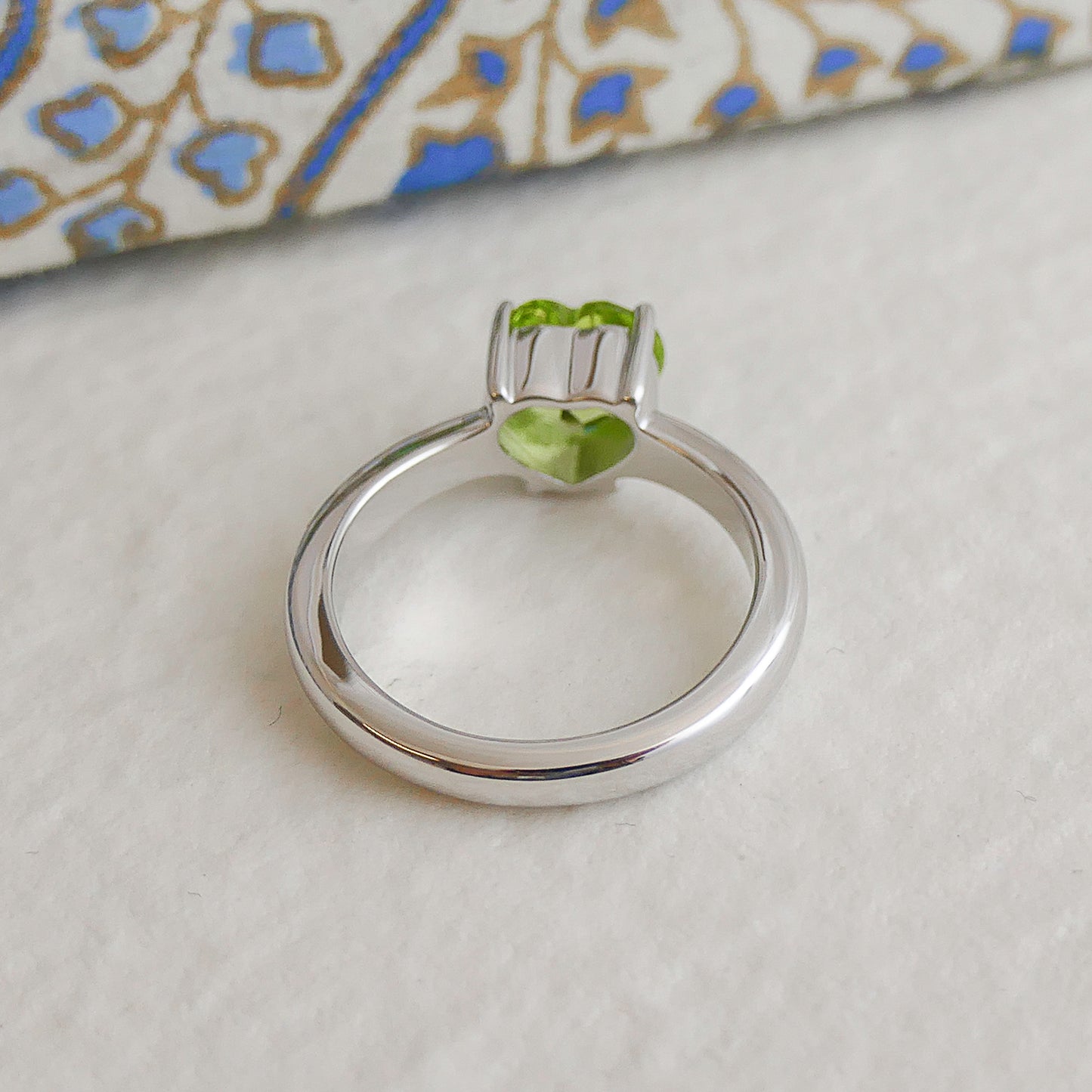 8mm Heart Peridot Silver Ring