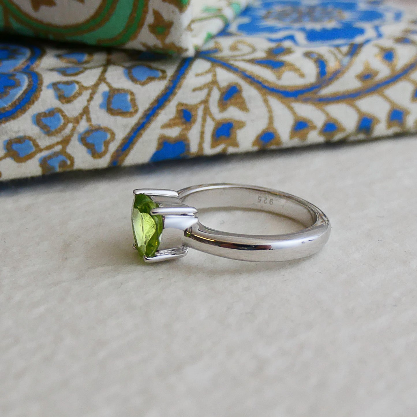 8mm Heart Peridot Silver Ring