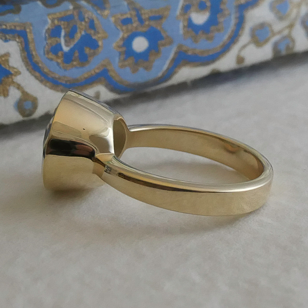 10x12mm Oval cut Aquamarine 14kt Gold Ring - Size 7
