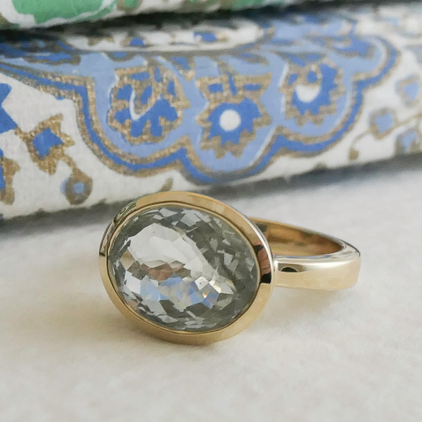 10x12mm Oval cut Aquamarine 14kt Gold Ring - Size 7