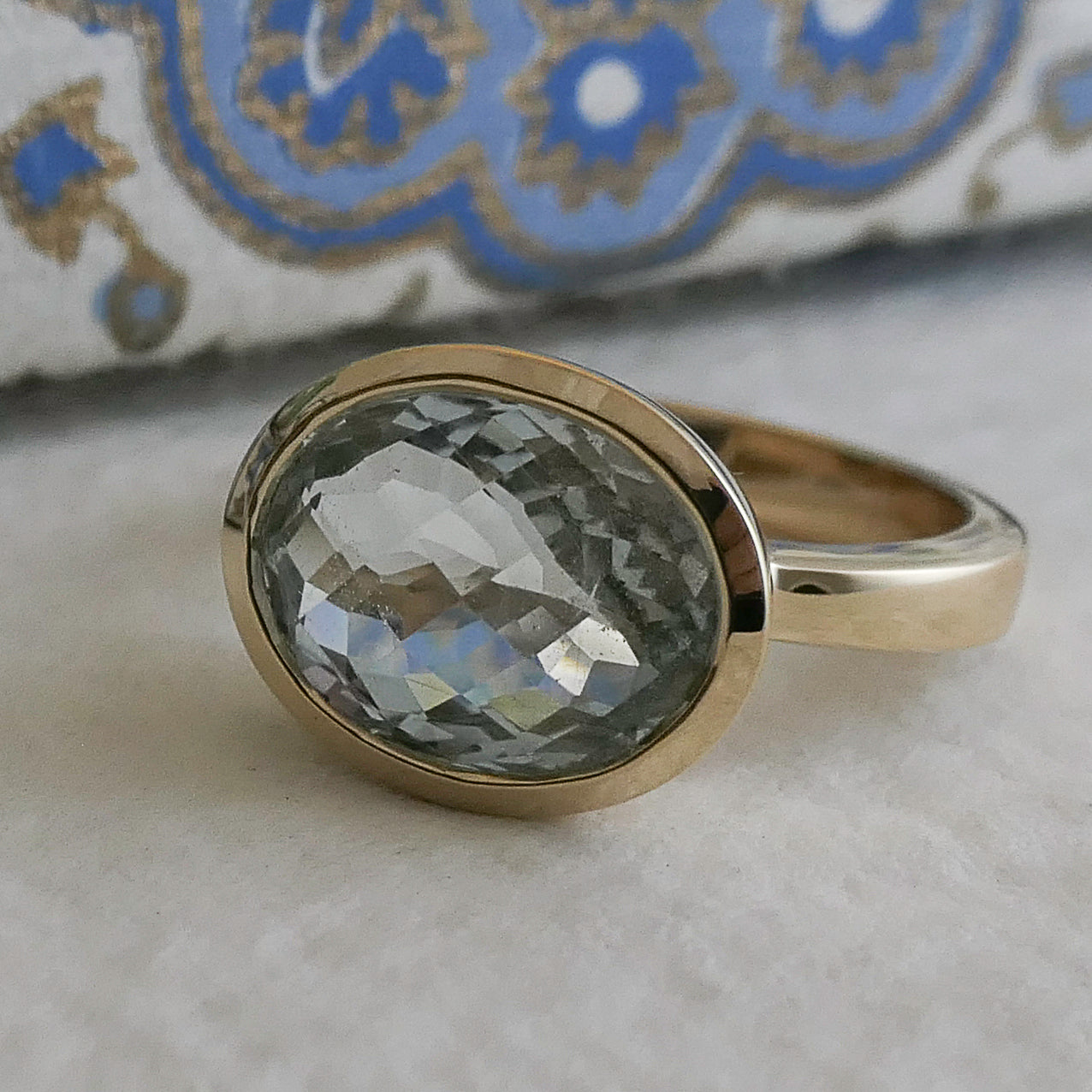 10x12mm Oval cut Aquamarine 14kt Gold Ring - Size 7