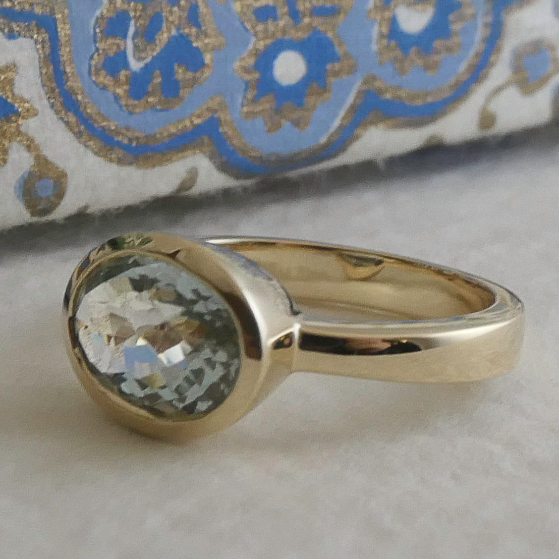 7x10mm Oval cut Aquamarine 14kt Gold Ring - Size 7