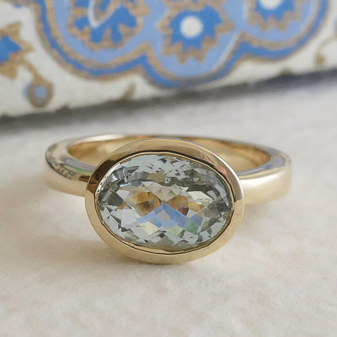 7x10mm Oval cut Aquamarine 14kt Gold Ring - Size 7