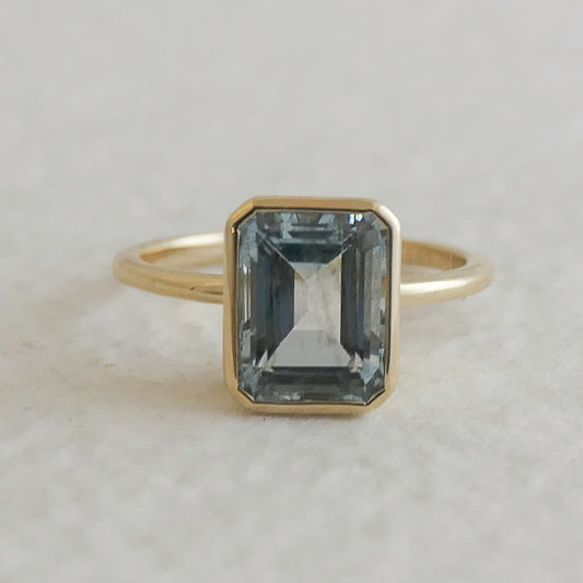 Emerald cut Aquamarine 14kt Gold Ring - Size 7