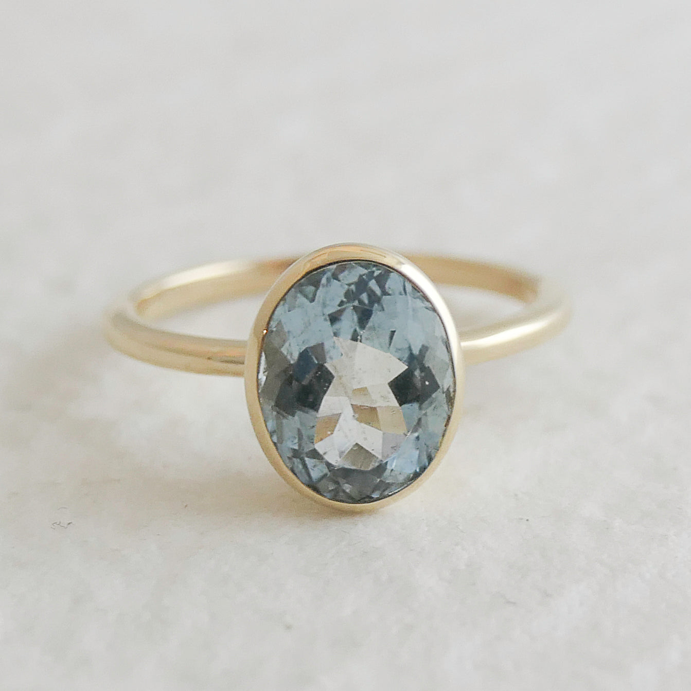Oval Aquamarine 14kt Gold Ring - Size 6
