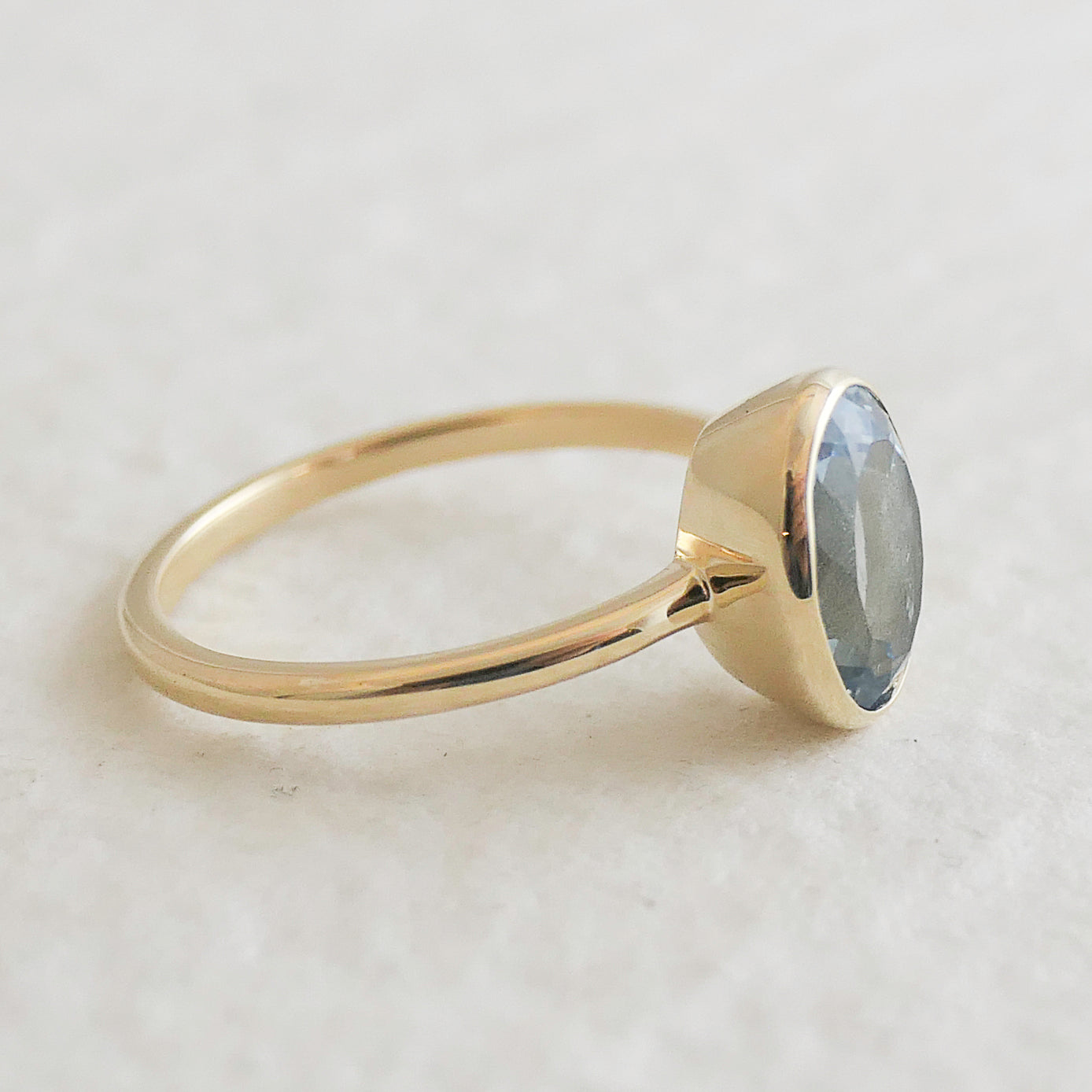 Oval Aquamarine 14kt Gold Ring - Size 6