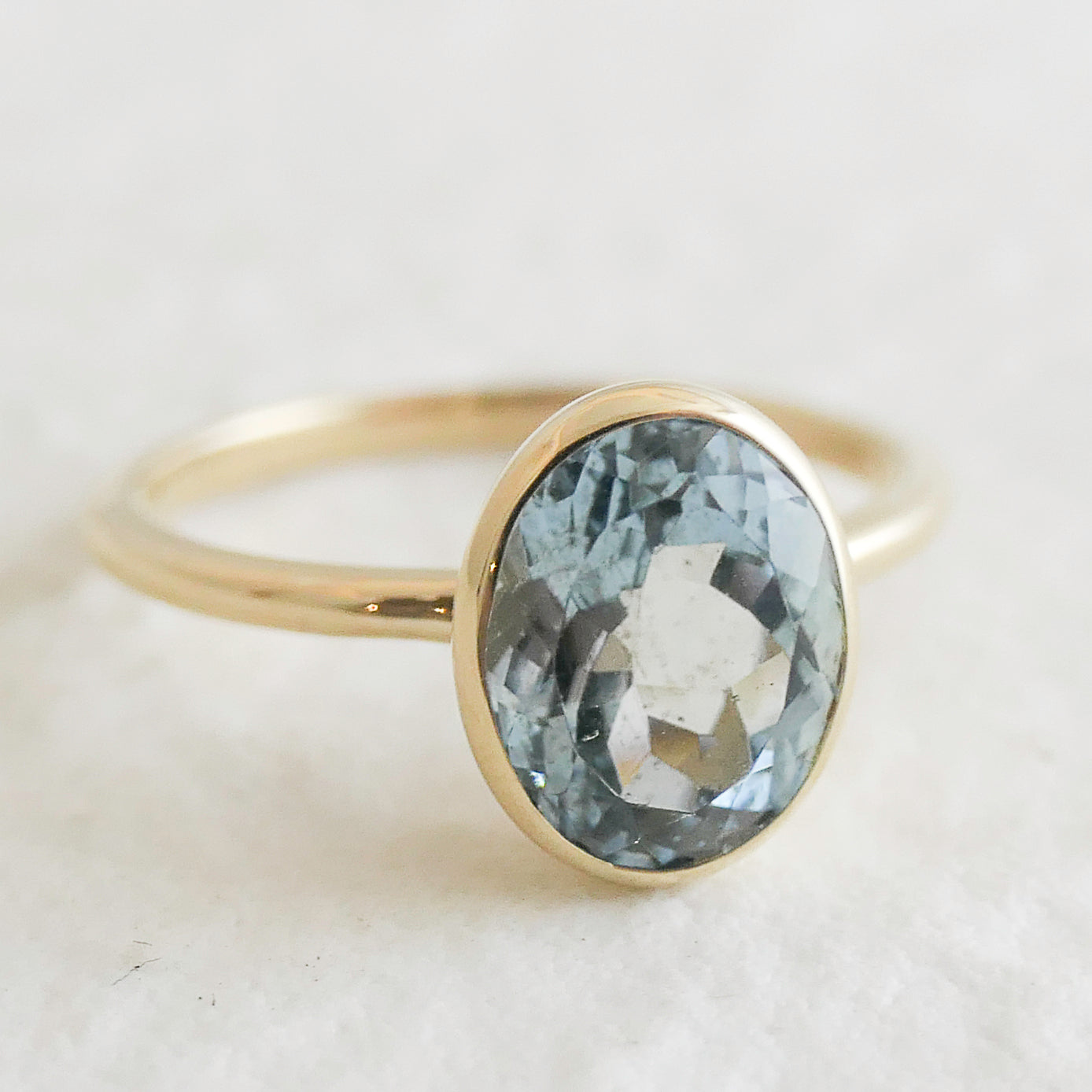 Oval Aquamarine 14kt Gold Ring - Size 6