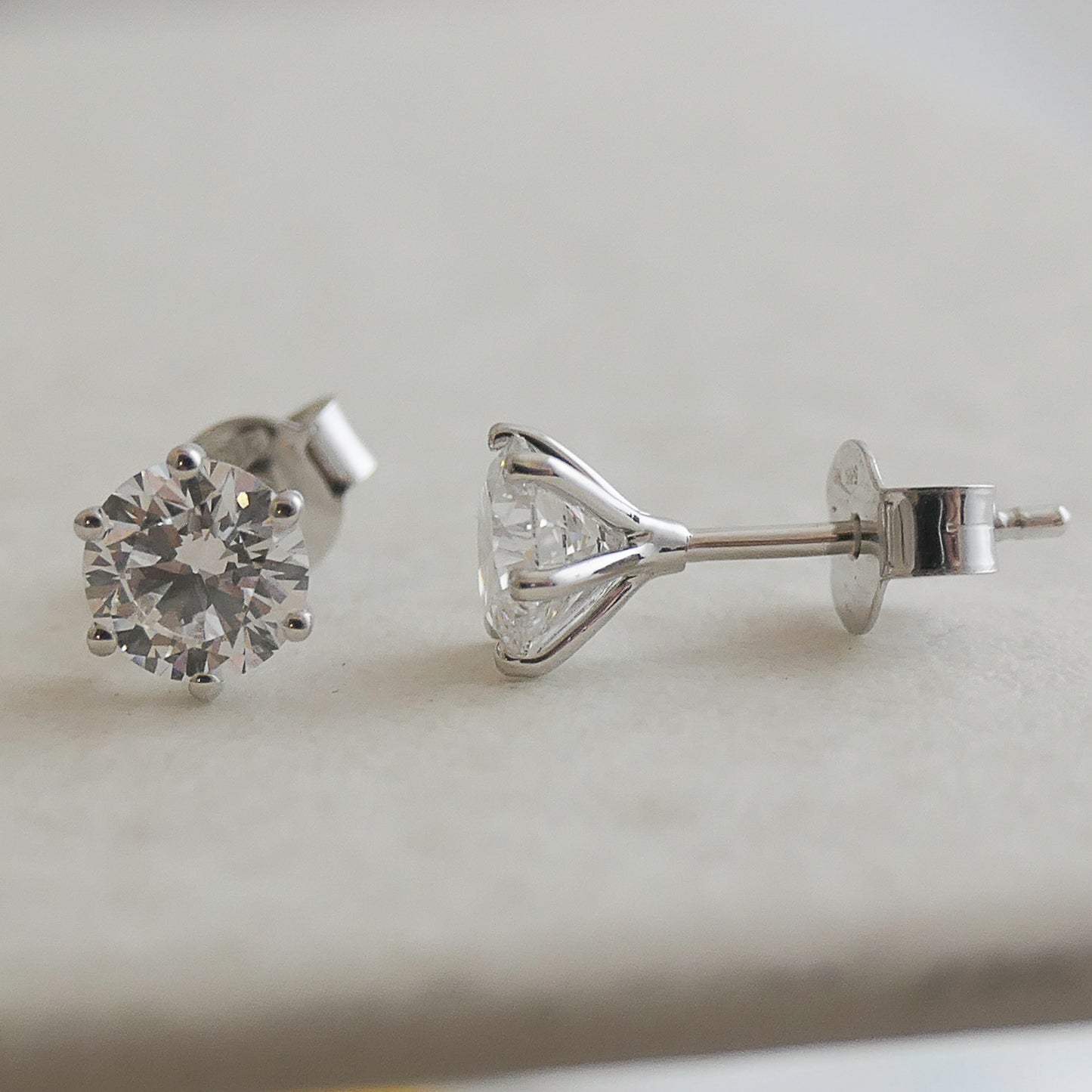 1 Carat Lab Grown Diamond Stud Earrings – D/VVS1 – 14K White Gold – IGI Report